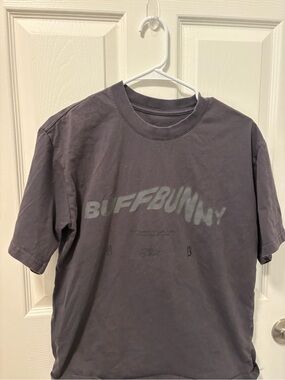 Buffbunny Women’s Washed Black Logo Tee